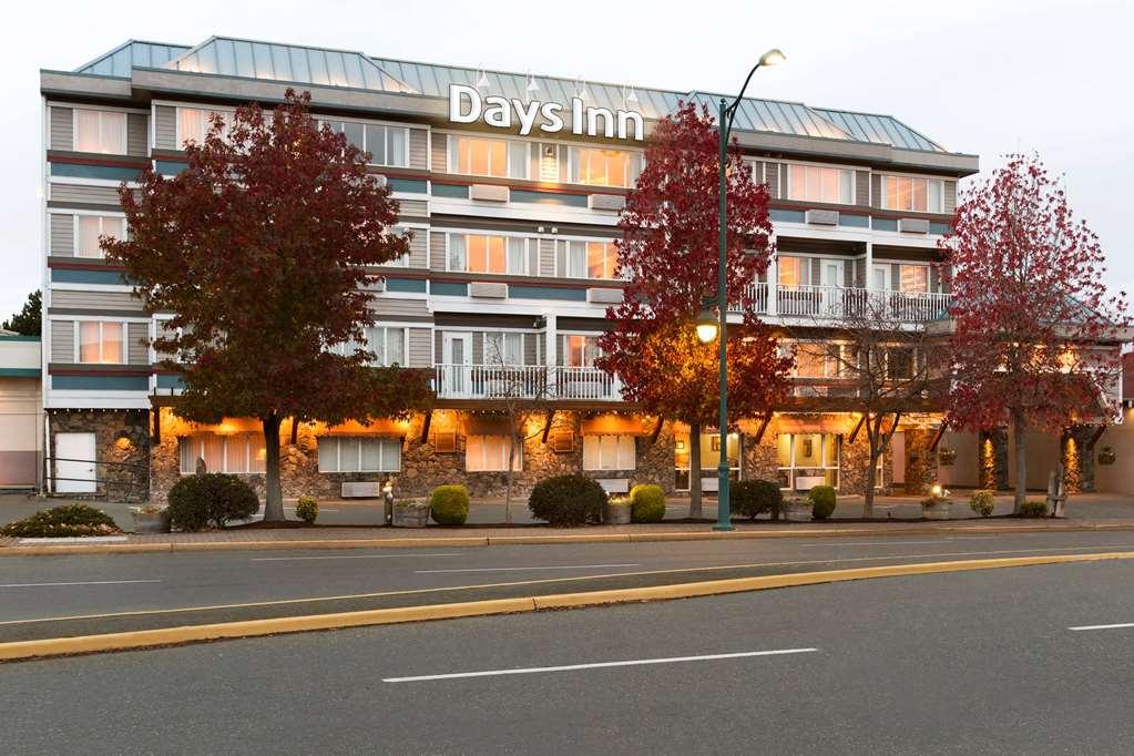 Days Inn By Wyndham Victoria Airport Sidney Eksteriør billede